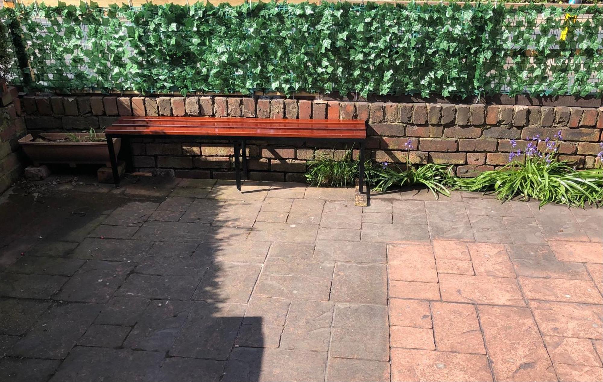 An Extra Large Room With Patio & Own Front Entrance Rotherham Rawmarsh Exterior photo