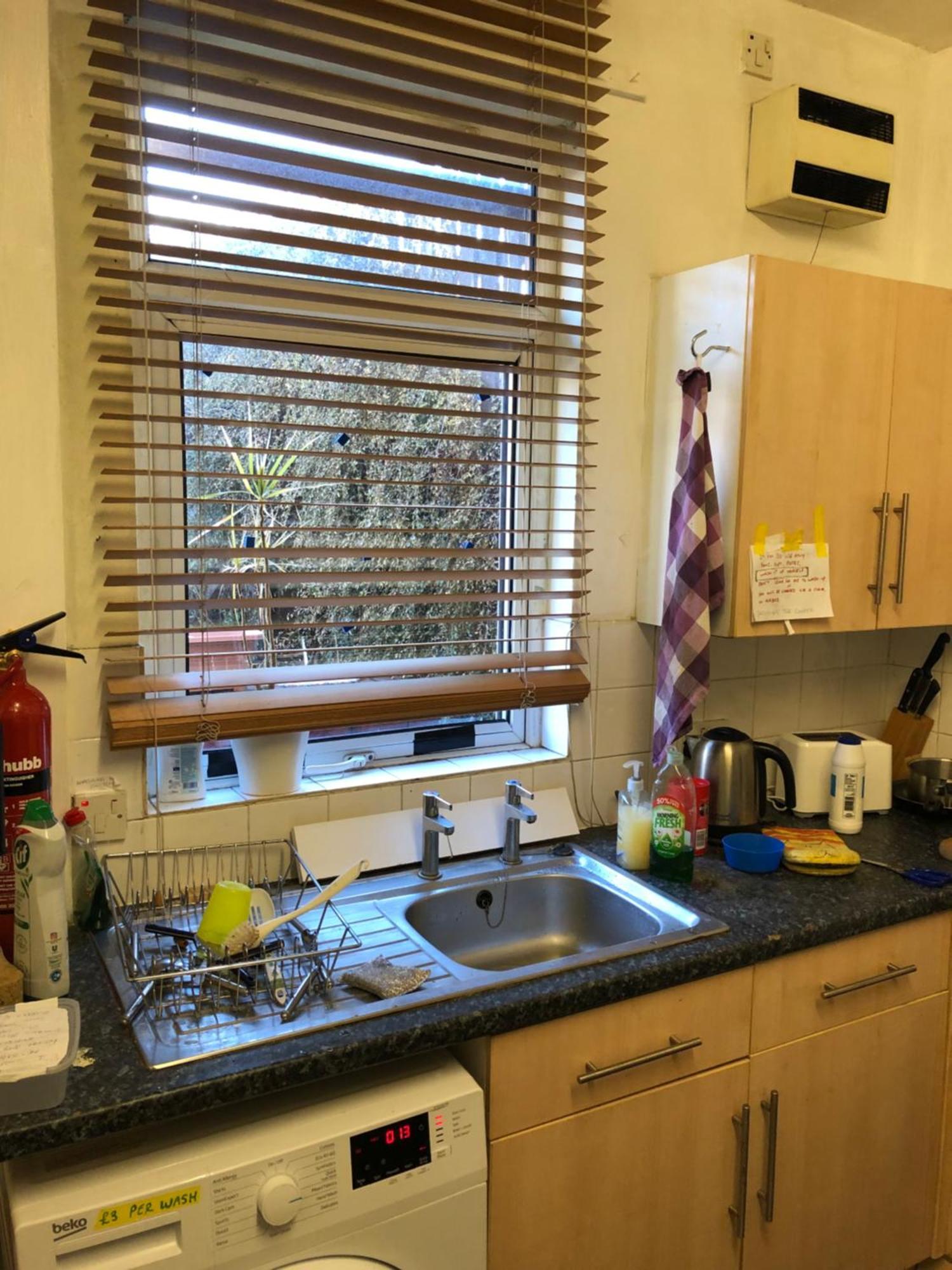An Extra Large Room With Patio & Own Front Entrance Rotherham Rawmarsh Exterior photo